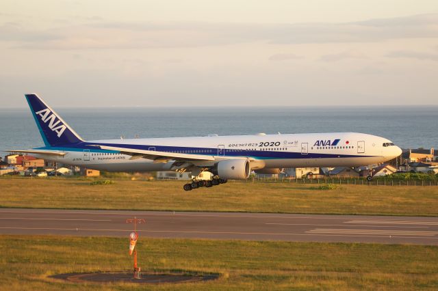 BOEING 777-300 (JA757A) - hakodate airport hokkaido japan 26.jun 2017