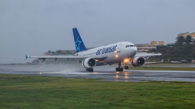 Airbus A310 (C-FDAT)