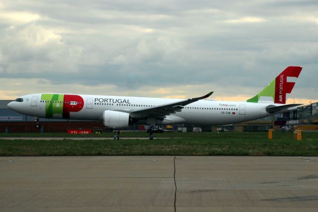 Airbus A330-900 (CS-TUR) - Departing rwy 09R on 6-Mar-21 operating flight TAP9547 to LPPT.