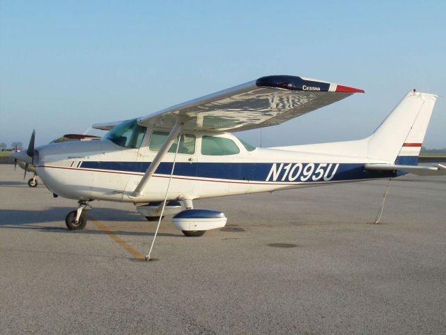 Cessna Skyhawk (N1095U)