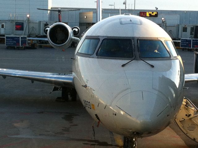 Canadair Regional Jet CRJ-200 —