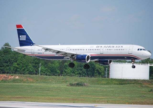 Airbus A321 (N167US) - rriving 18C - 4/27/12