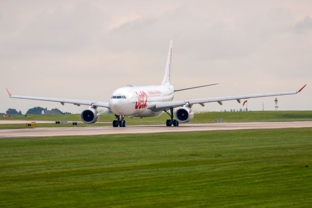 Airbus A330-200 (G-VYGM) - EXS879 with early morning sunseekers heading to Alicante.