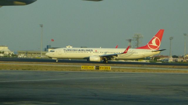 Boeing 737-900 (TC-JYG) - Del to THY in 2012