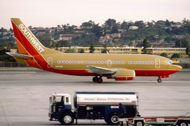 Boeing 737-500 (N511SW) - January 1993 at San Diego