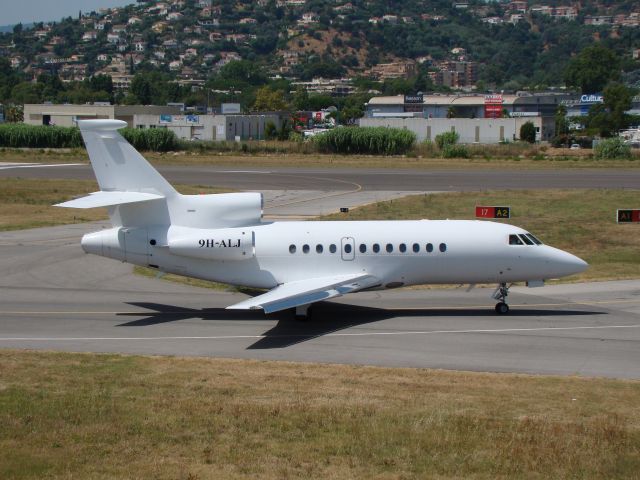 Dassault Falcon 900 (9H-ALJ)