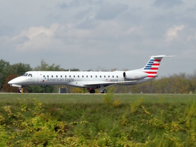 Embraer ERJ-145 (N632AE)