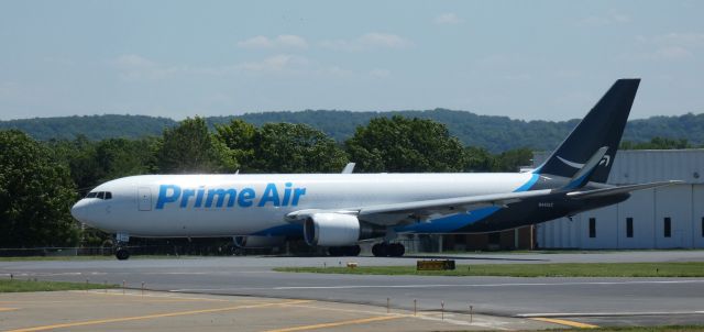BOEING 767-300 (N449AZ) - Taxiing for departure is this 1990 Prime Air Boeing 767-3P6 from the Spring of 2022.