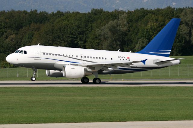 Airbus A318 (OE-ICE)