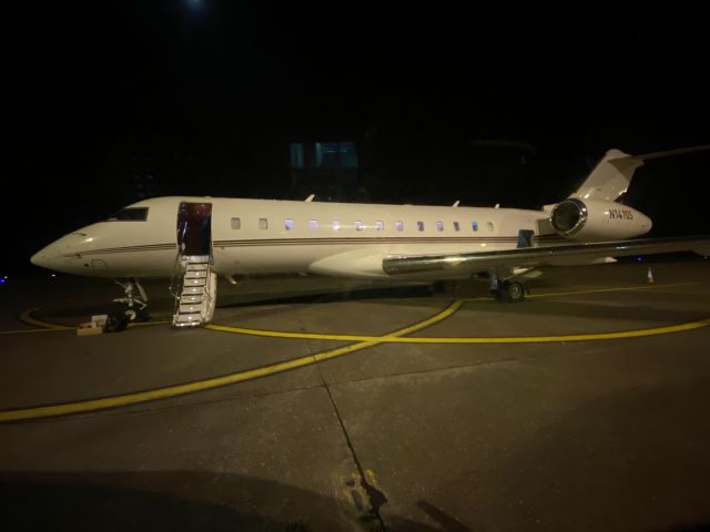 Bombardier Global Express (N141QS)