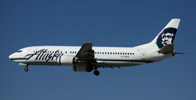 Boeing 737-700 (N778AS) - Landing 30L, 07-08-2012