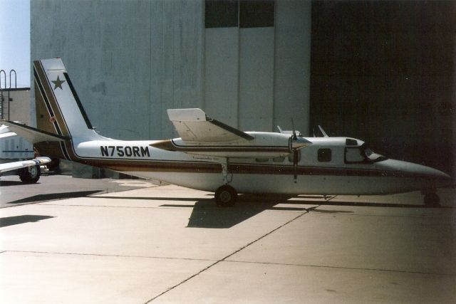 Rockwell Commander 685 (N750RM) - Seen here in Jun-97.  Since reregistered N750RG.