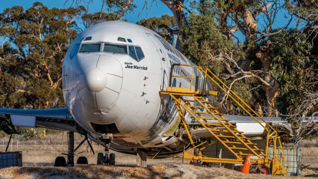 Boeing 737-200 (N737HL) - Slowly being reassembled back into an Aircraft