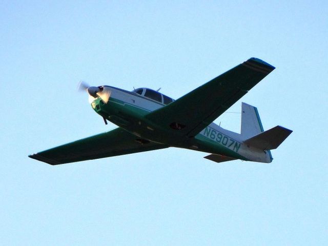 Mooney M-20 (N6907N)
