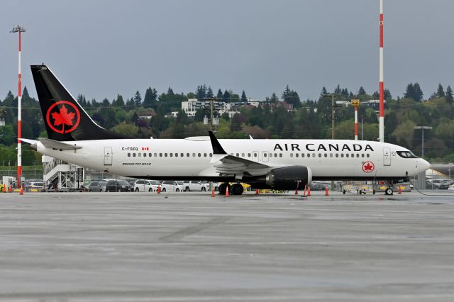 Boeing 737 MAX 8 (C-FSEQ)