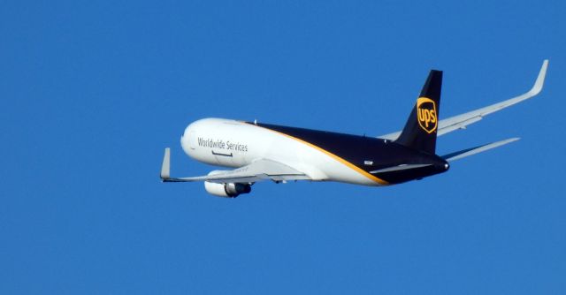 BOEING 767-300 (N352UP) - Shorlty after departure is this 2012 United Parcel Service Boeing 767-34AF in the Winter of 2022.