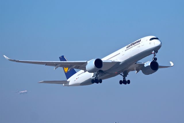 Airbus A350-900 (D-AIXB)