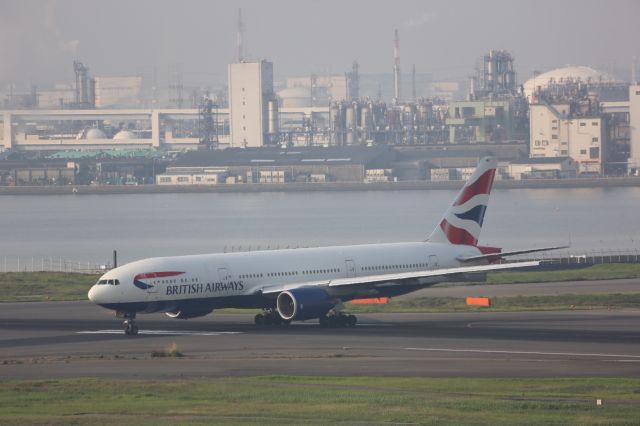 Boeing 777-200 (G-YMMK)