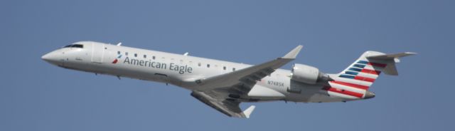 Canadair Regional Jet CRJ-700 (N748SK)