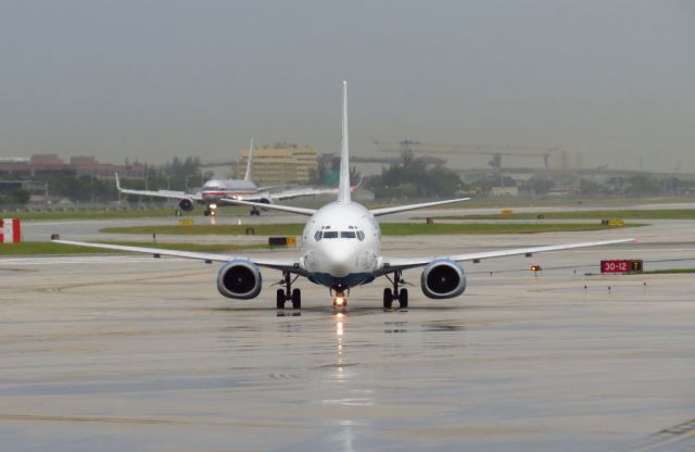 Boeing 737-700 (C6-BFD) - Bahamasair Boeing 737-500 - cn 26448 / 2484