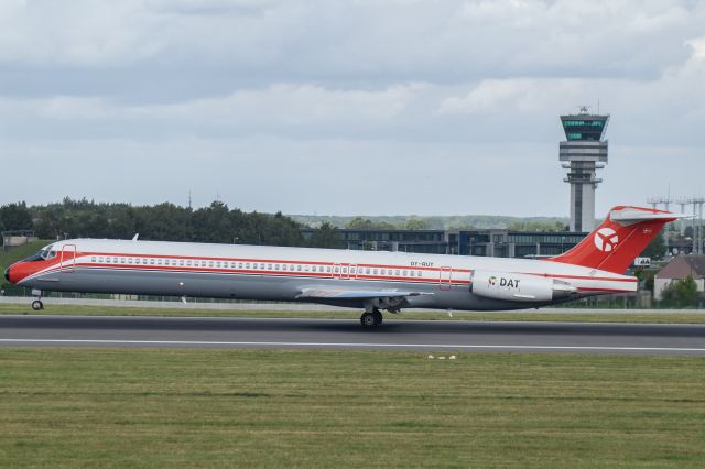 McDonnell Douglas MD-82 (OY-RUT)