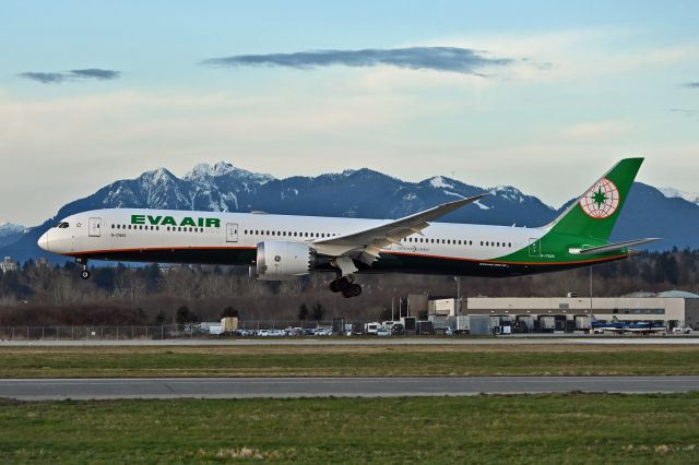 BOEING 787-10 Dreamliner (B-17805)