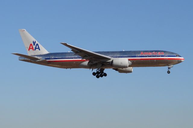 Boeing 777-200 (N792AN)