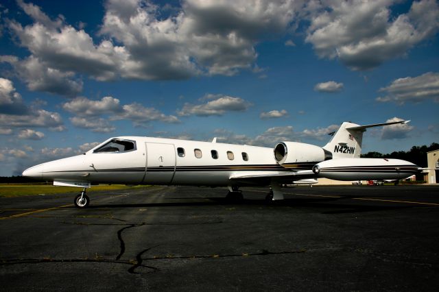 Learjet 35 (N42HN) - Learjet N42HN.  Critical Care Medflight Air Ambulance.