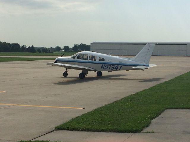 Piper Cherokee (N9134Y) - Did most of my training in this airplane. 