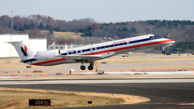 Embraer ERJ-135 (N835AE)