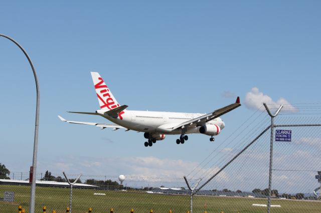 Airbus A330-200 (VH-XFA)