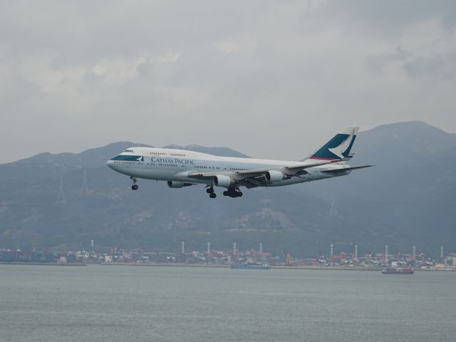 Boeing 747-400 (B-HKT)