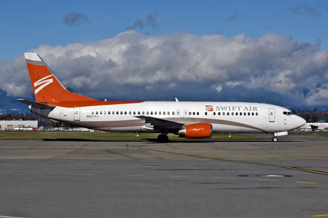 BOEING 737-400 (N801TJ)