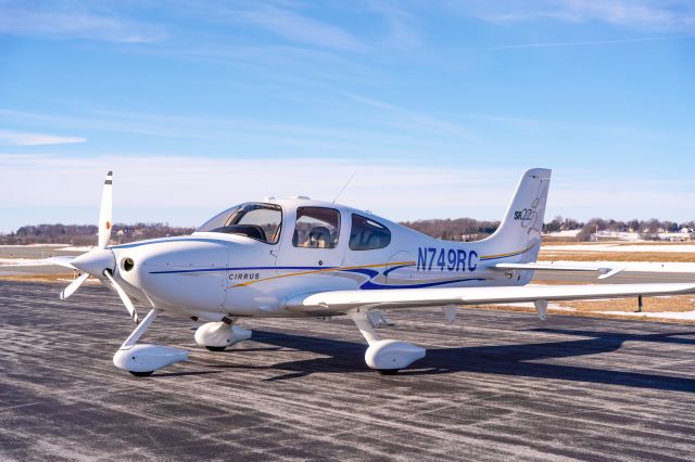 Cirrus SR-22 (N749RC)