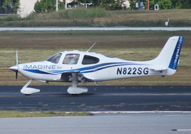 Cirrus SR-22 (N822SG)