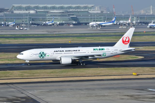 Boeing 777-200 (JA8984) - 2013/3/19