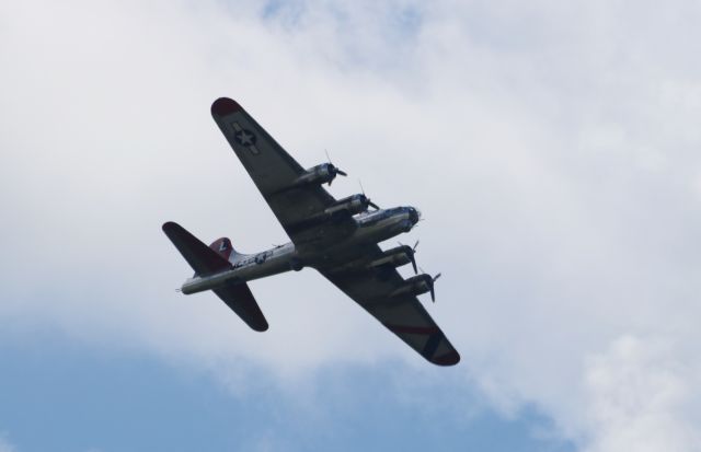 Boeing B-17 Flying Fortress (N48543)