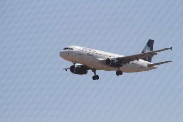Airbus A320 (XA-VOW) - FINAL APPROACH 27