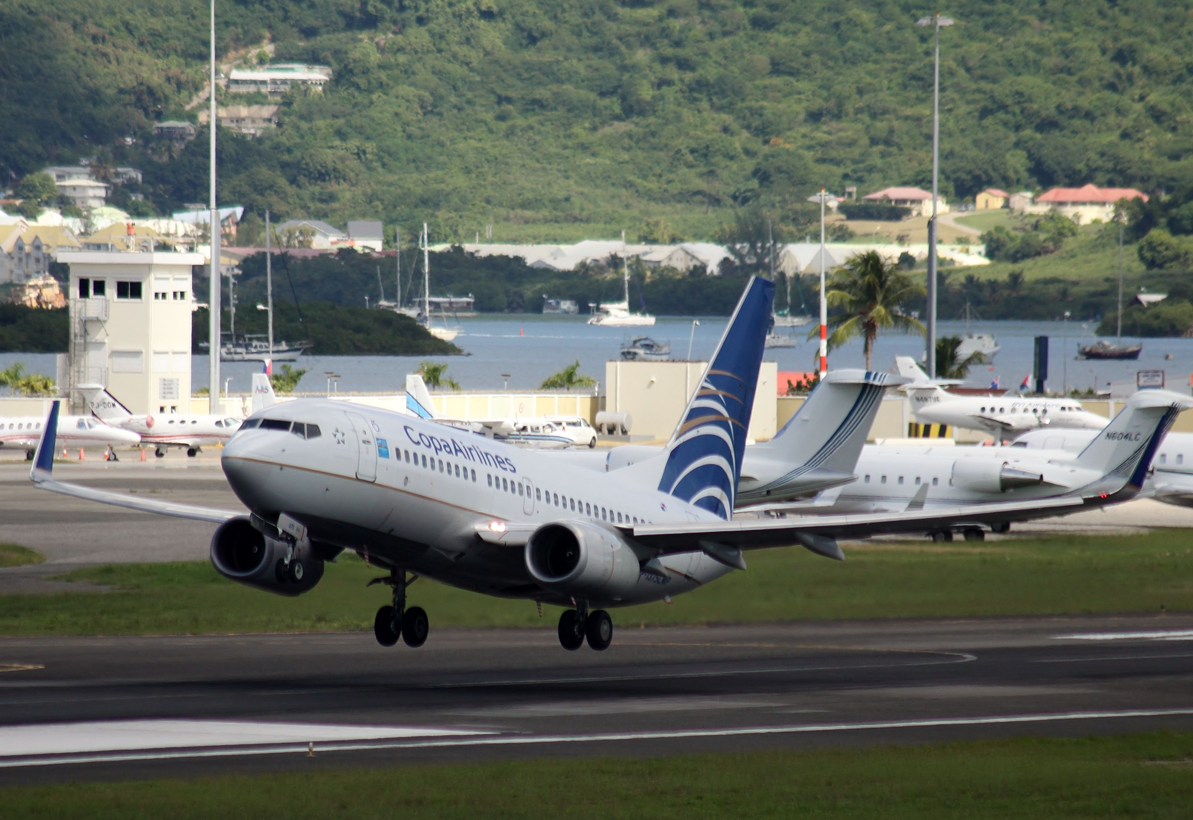 Boeing 737-700 (HP-1375CMP)