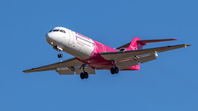 Fokker 70 (VH-NUU)