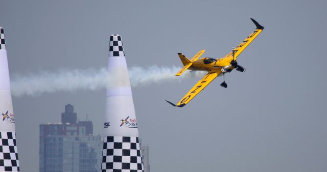 Experimental 100kts-200kts (N540XS) - Nigel Lamb #9 - MXS-R, N540XS, at Red Bull Air Race New York 2010