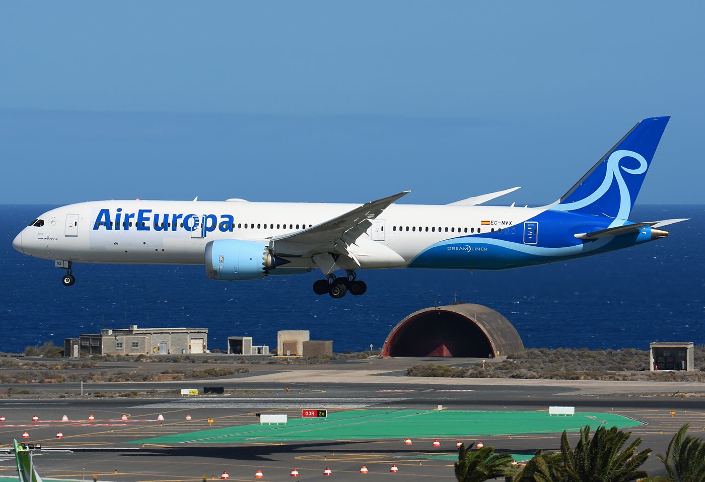 Boeing 787-9 Dreamliner (EC-NVX)