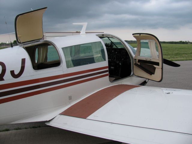 Mooney M-20 (N201QJ)