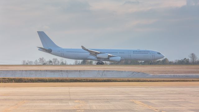 Airbus A340-300 (9H-HOP)