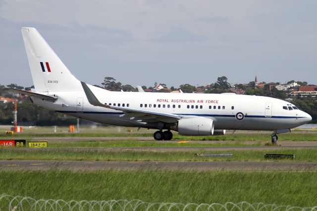 Boeing 737-700 (A36002)