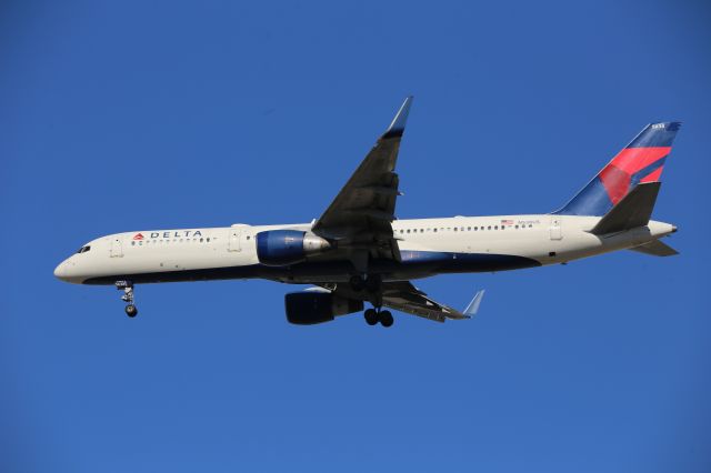 Boeing 757-200 (N538US)