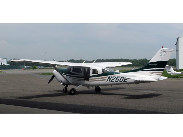 Cessna 206 Stationair (N250E)