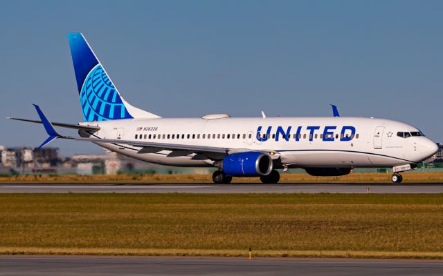 Boeing 737-800 (N26226)