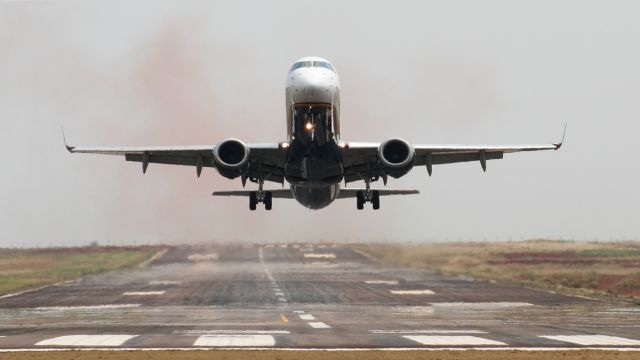 Embraer ERJ-190 (PR-AUO)