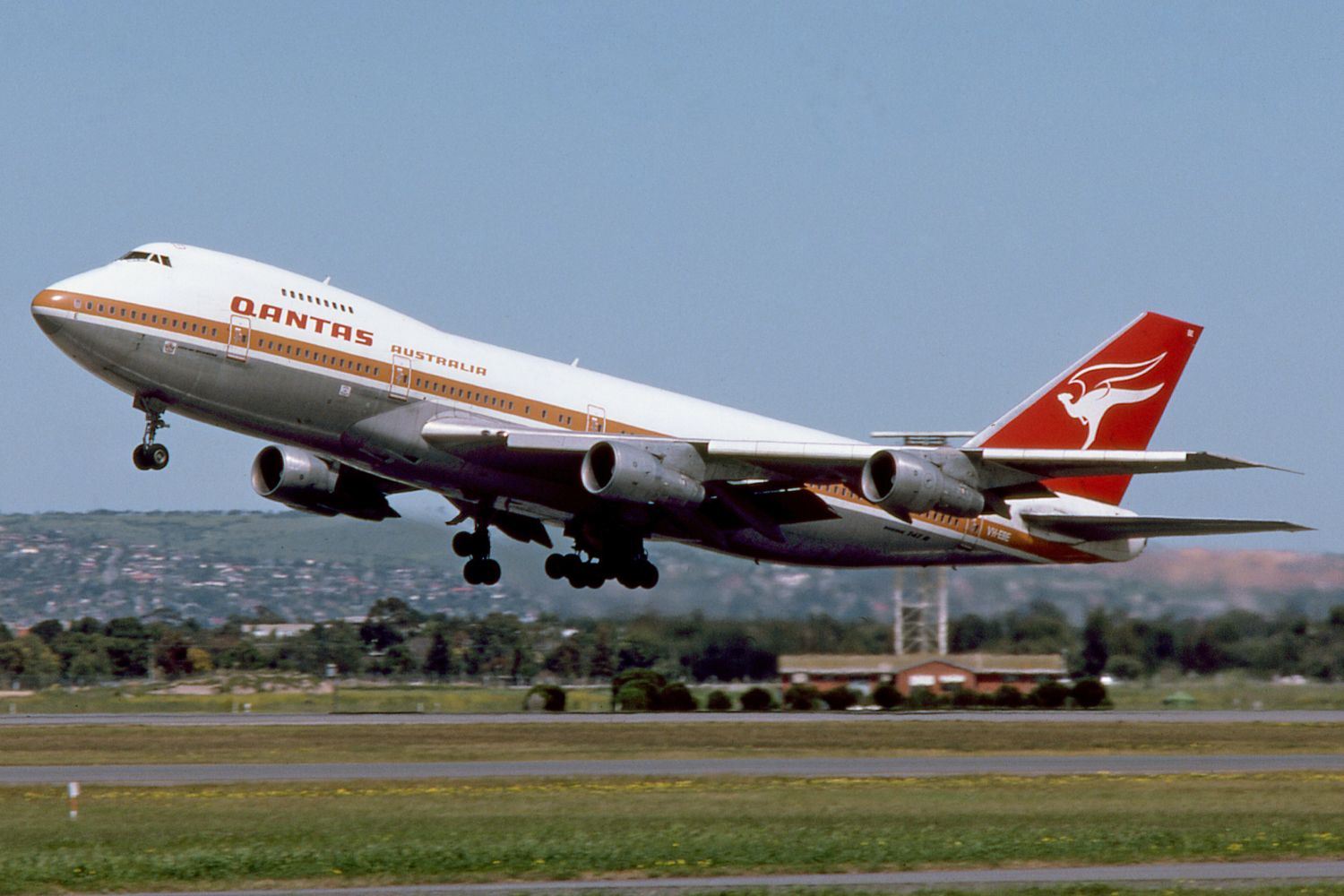 Boeing 747-200 (VH-EBE) - Adelaide, South Australia, September 30, 1984. 